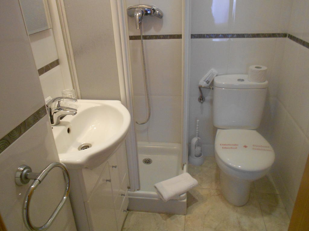 Hostal Ca La Irene Sant Vicens De Castellet Room photo